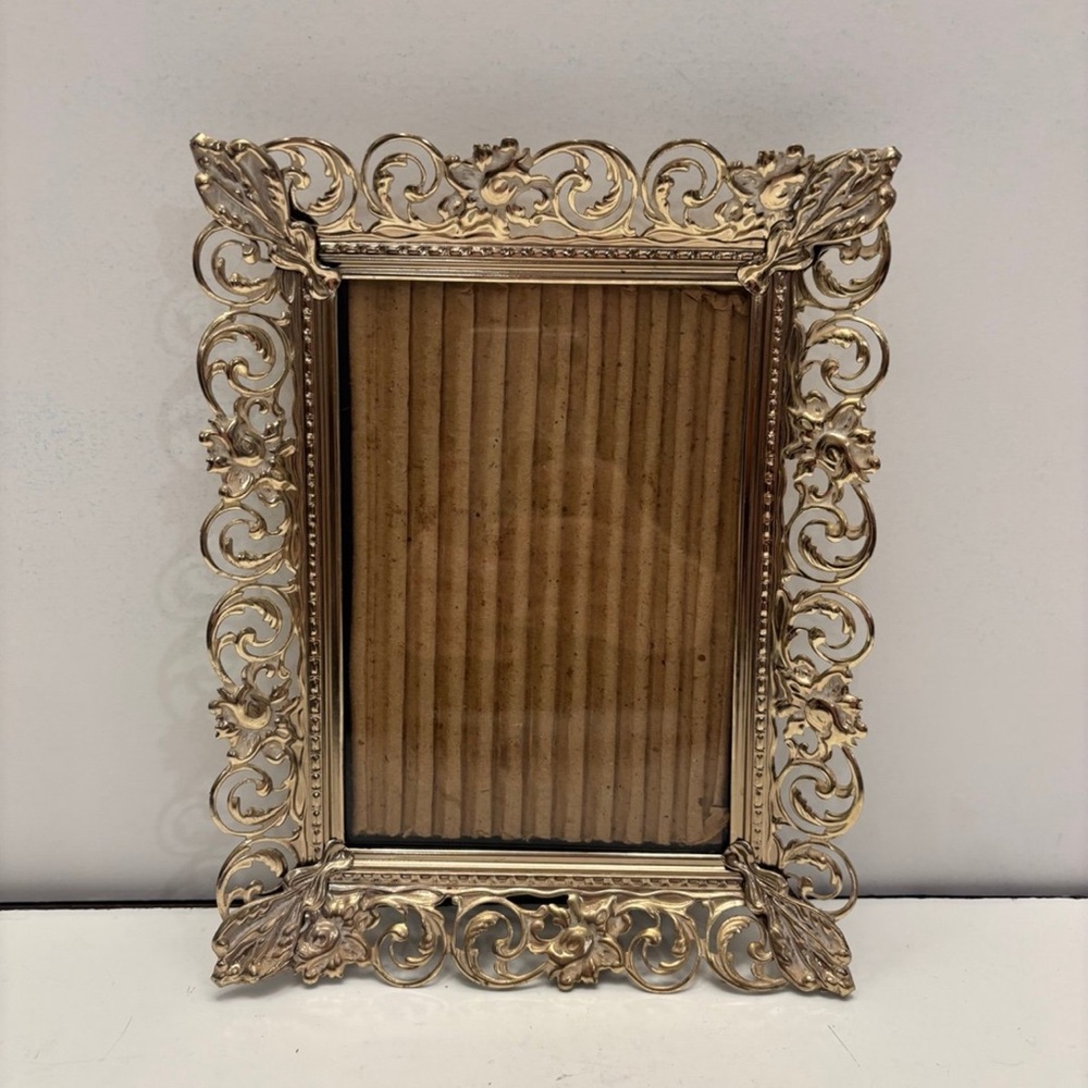 Vintage Ornate 9x7" Gold Picture Frames fits a 5 x 7 photo